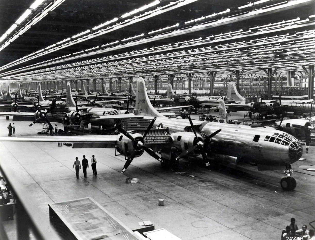 America’s $3 Billion B-29 Bomber Was Built To Kill Other Countries ...